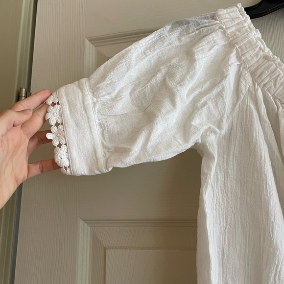 Off the Shoulder White Cotton Blouse - Picture 5 of 6